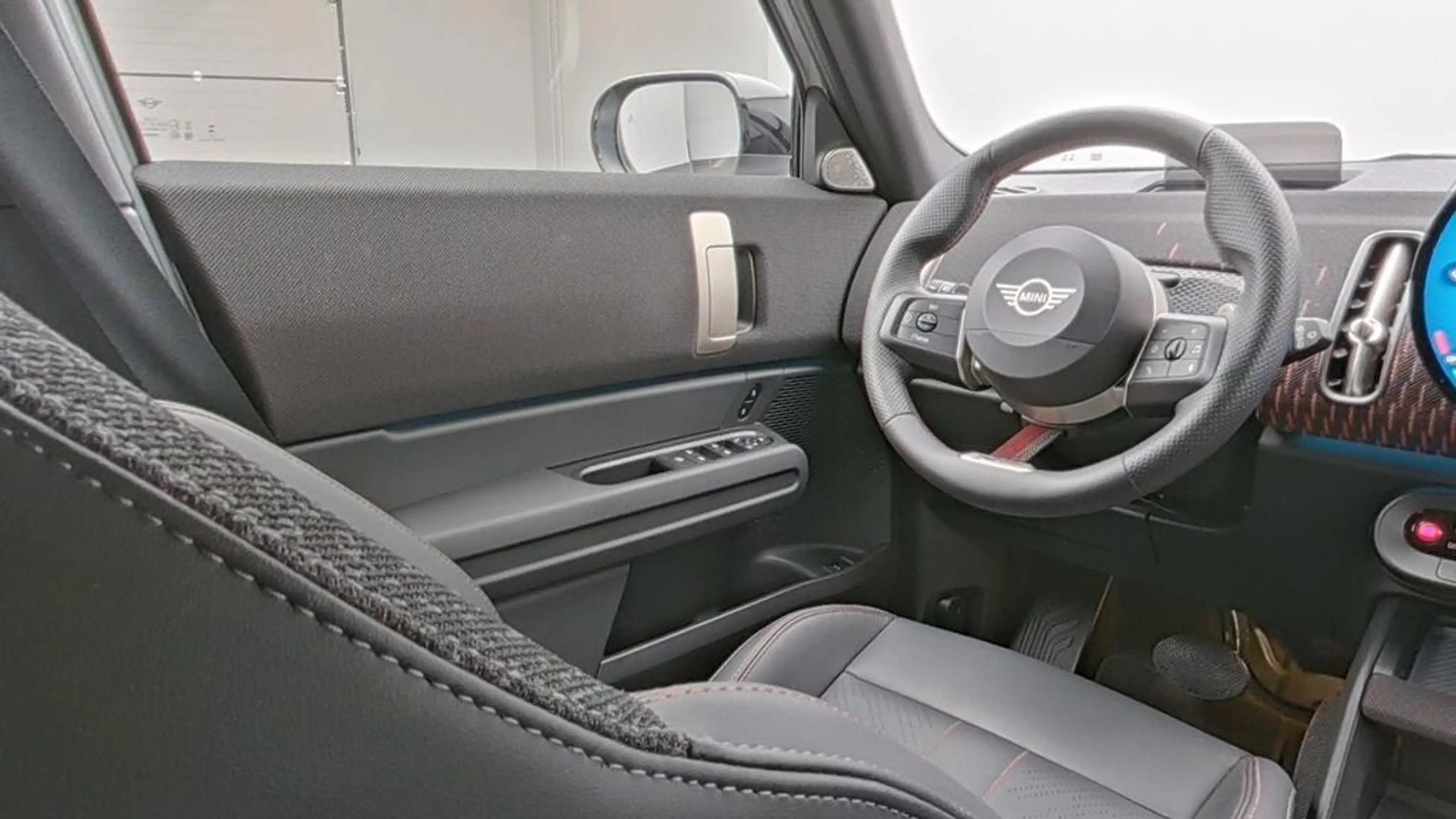 MINI Countryman S All4 John Cooper Works Trim — photo 21