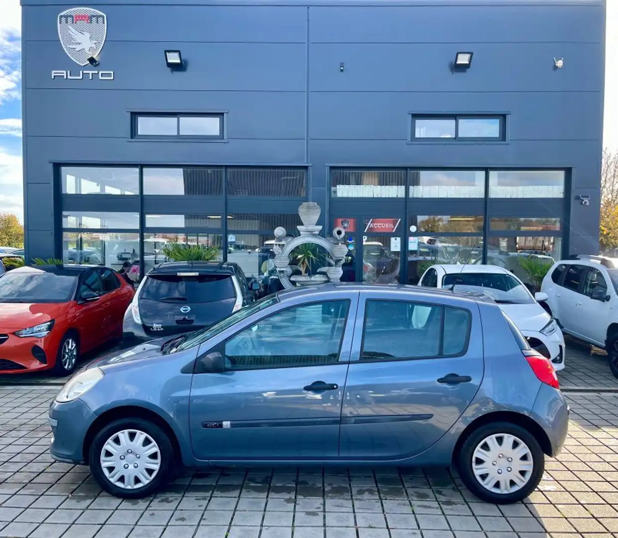 Renault Clio III CONFORT DYNAMIQUE AUTHENTIQUE 1.5DCI 70 Gris - 1