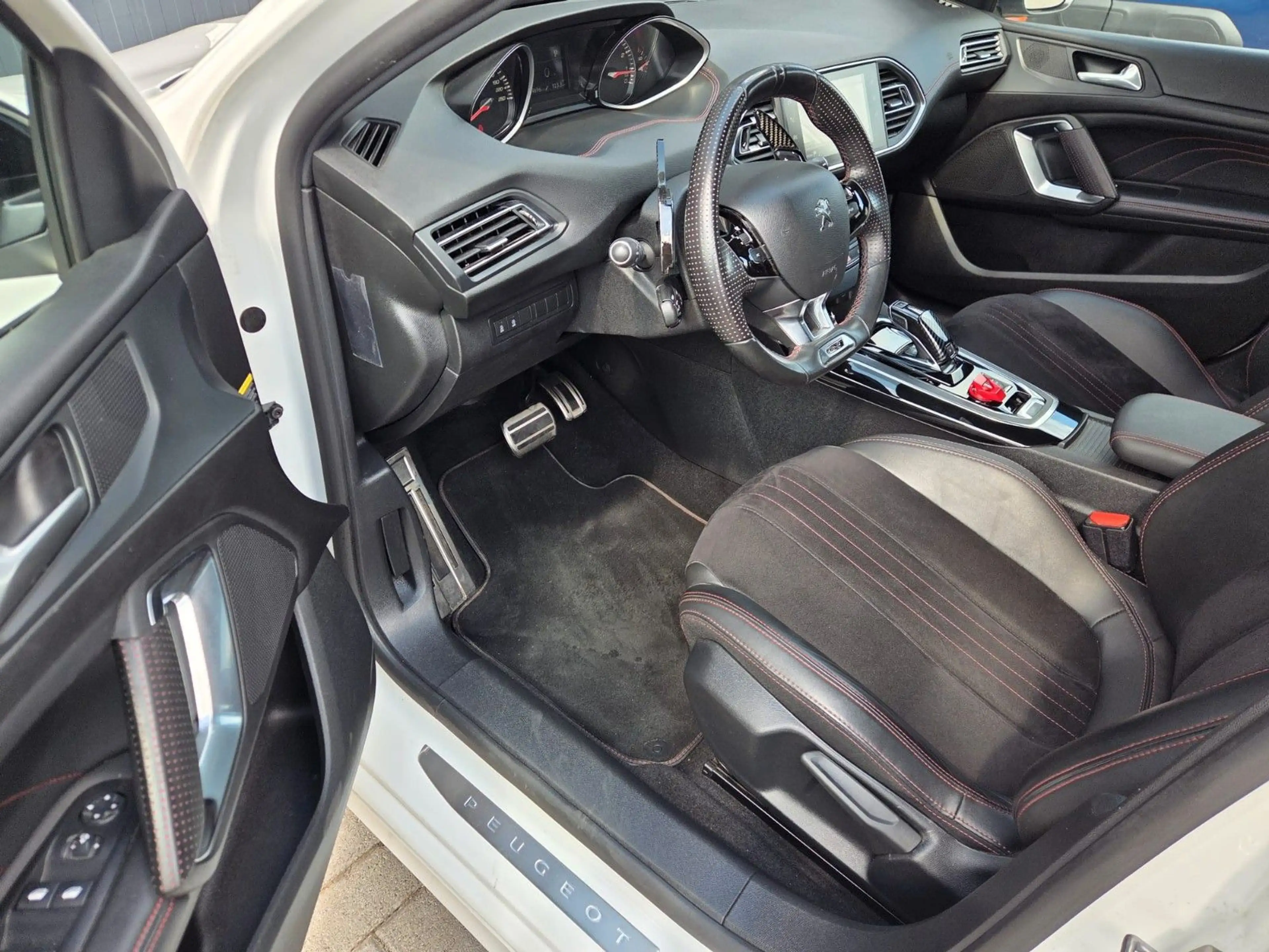Peugeot 308 GT 1.6/NAVI/TEMPOMAT/KLIMAATM/AUTOMATIK — photo 14