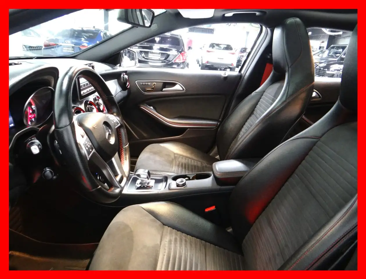 Mercedes-Benz GLA снимка Mercedes-Benz GLA