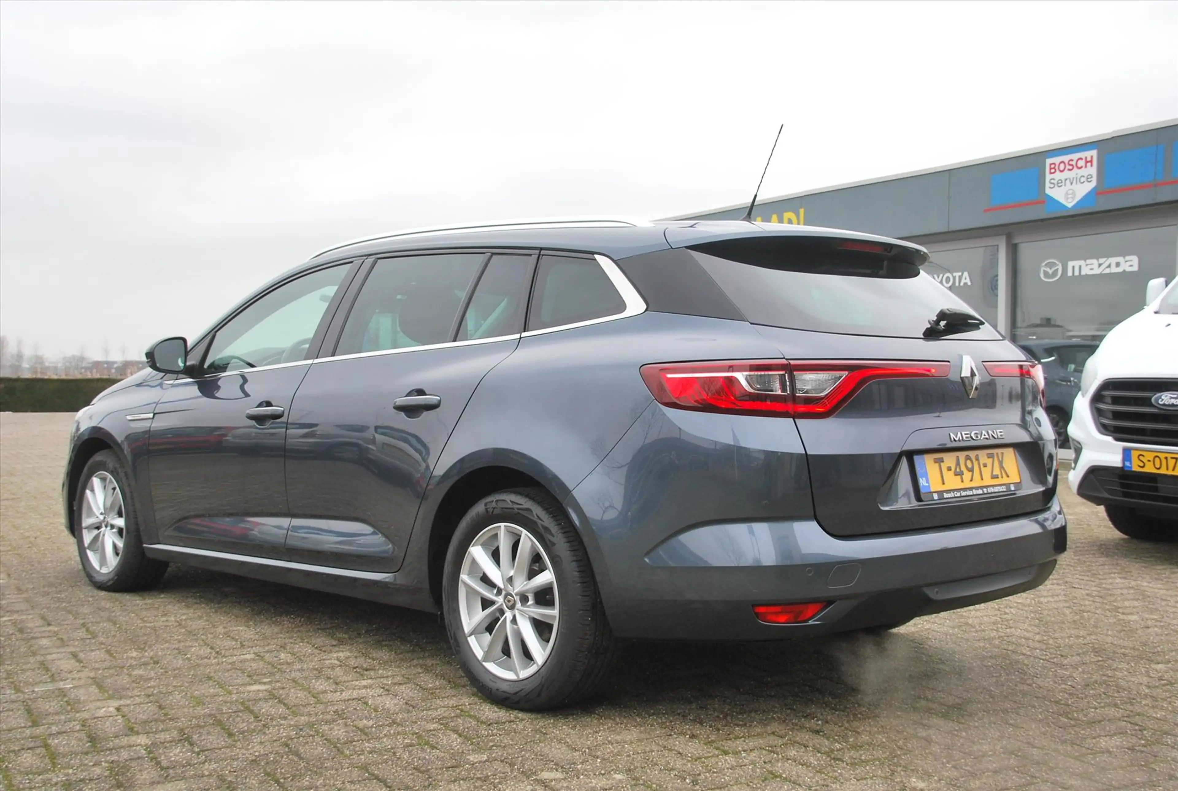 Renault Megane 1.2 Energy TCe 130pk Limited — photo 3