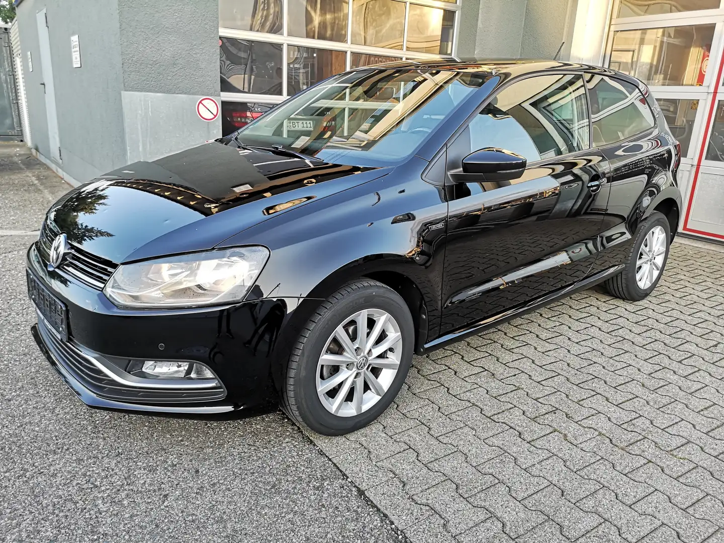 Volkswagen Polo Lounge BMT/Start-Stopp 1.Hand EURO 6 Tempomat PDC Schwarz - 1