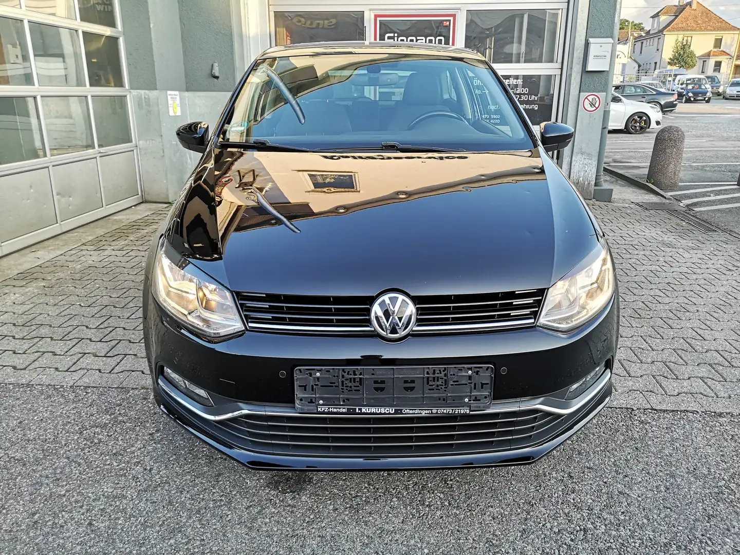Volkswagen Polo Lounge BMT/Start-Stopp 1.Hand EURO 6 Tempomat PDC Schwarz - 2
