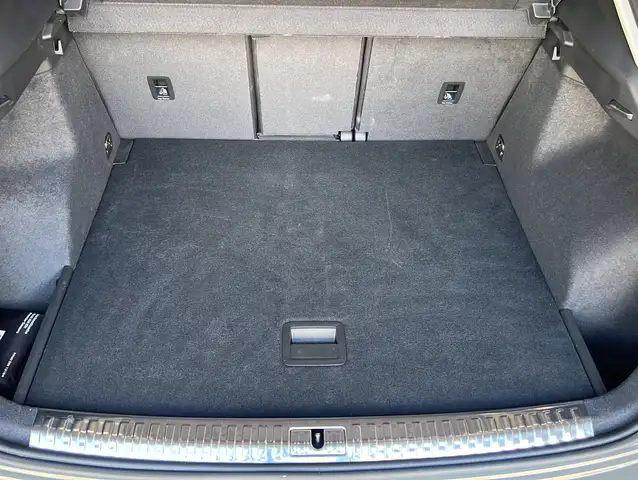 Audi Q3 view 12