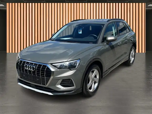 Audi Q3 view 2