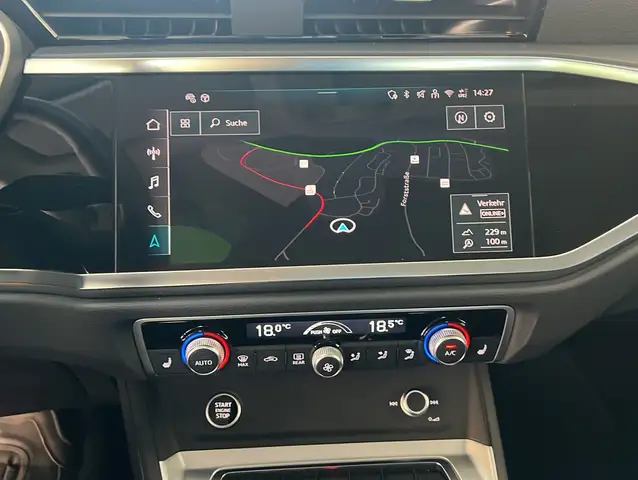 Audi Q3 view 7