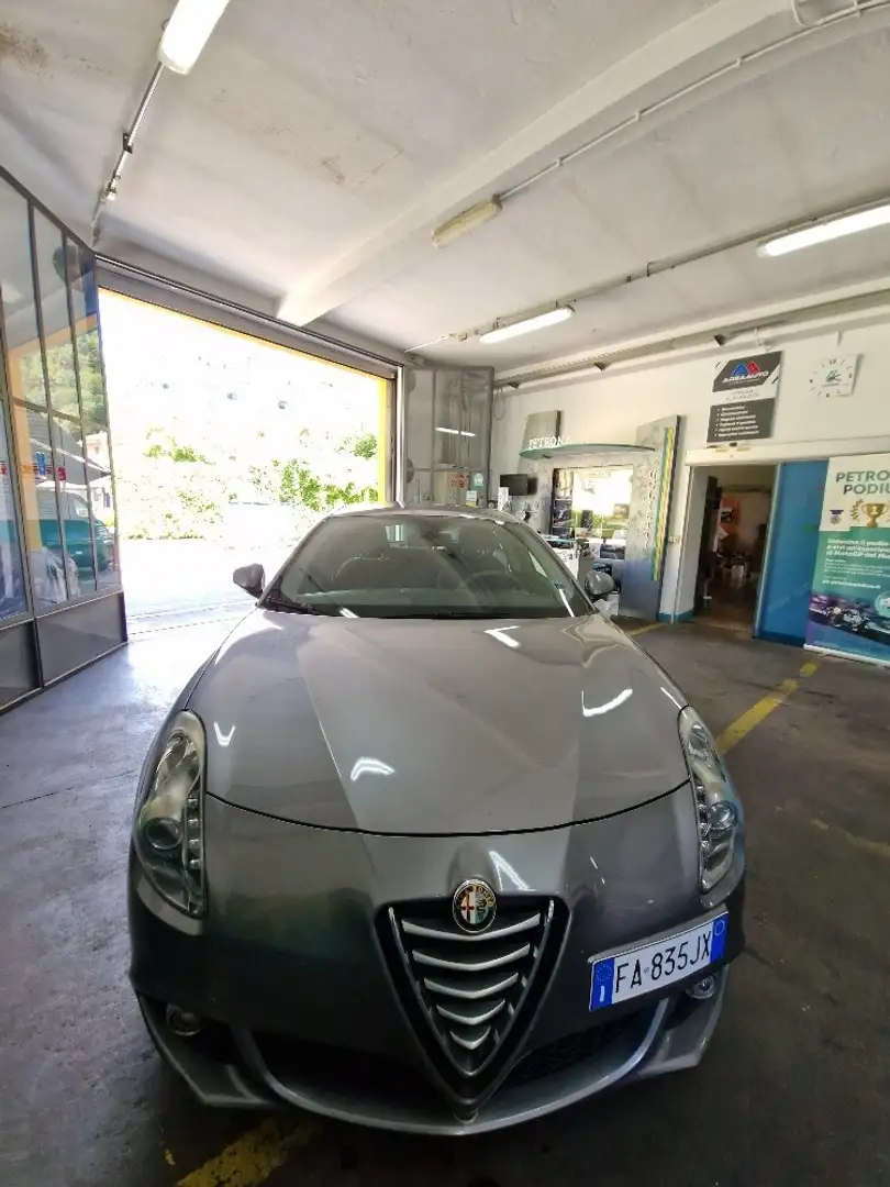 Alfa Romeo Giulietta Giulietta 1.6 JTDm-2 105 CV Exclusive Grau - 1