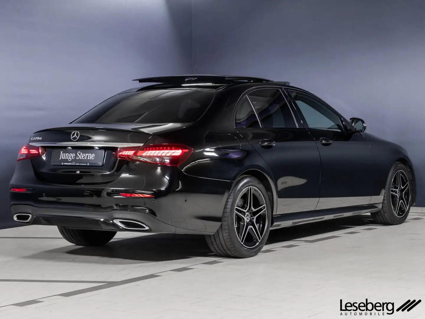 Mercedes-Benz E 220 E 220 d AMG LED/Panorama/Kamera/Memory/Ambiente/ Noir - 2