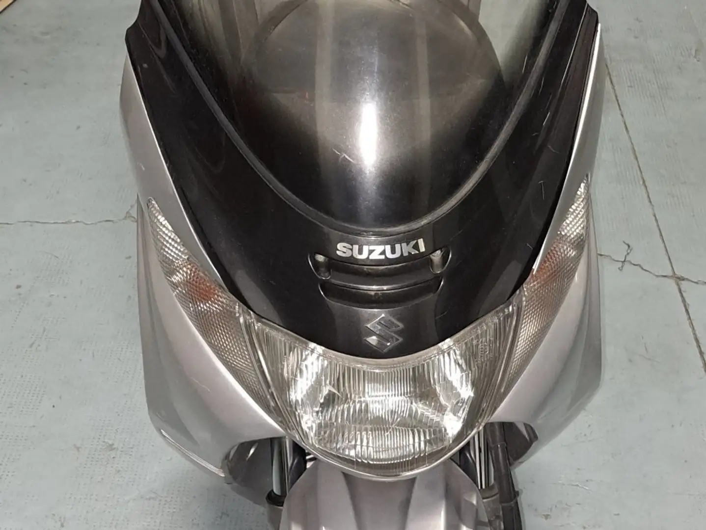 Suzuki Burgman 400 Szary - 1