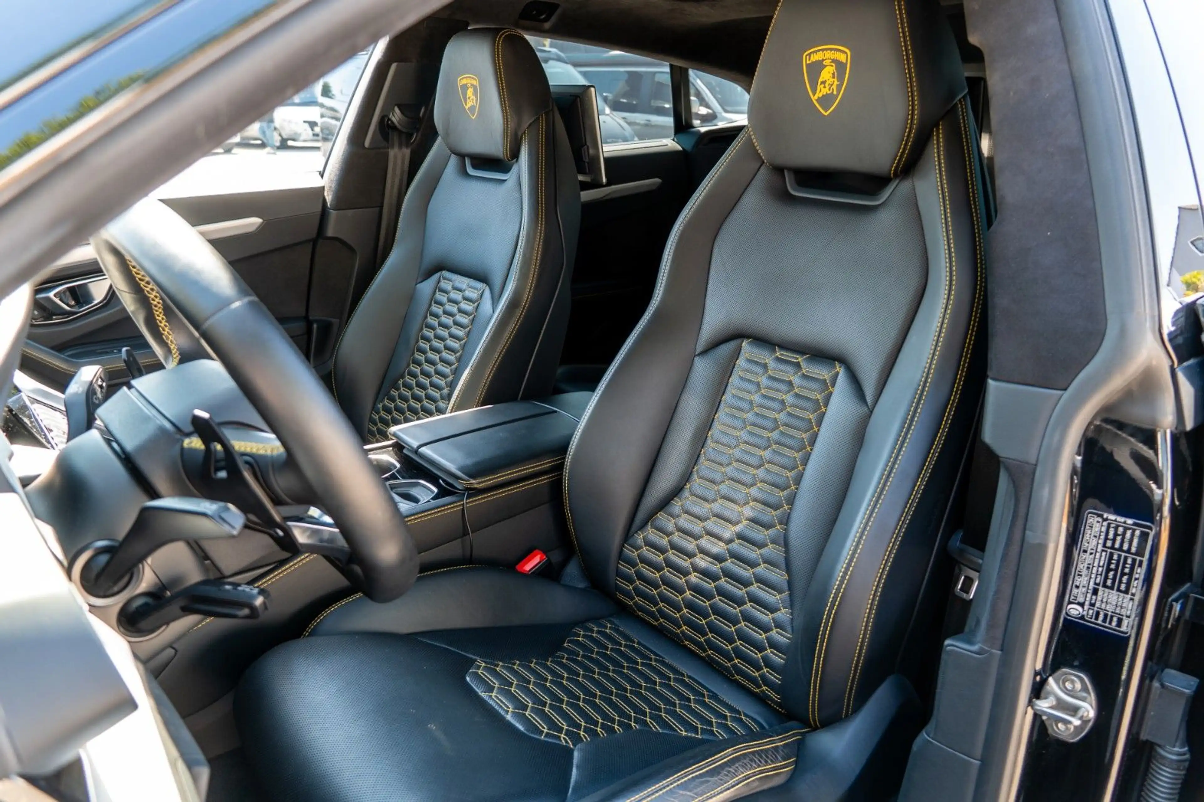 Lamborghini Urus 4.0 V8*Off-Road-Paket*Akrapovic*360°*NightV — photo 13