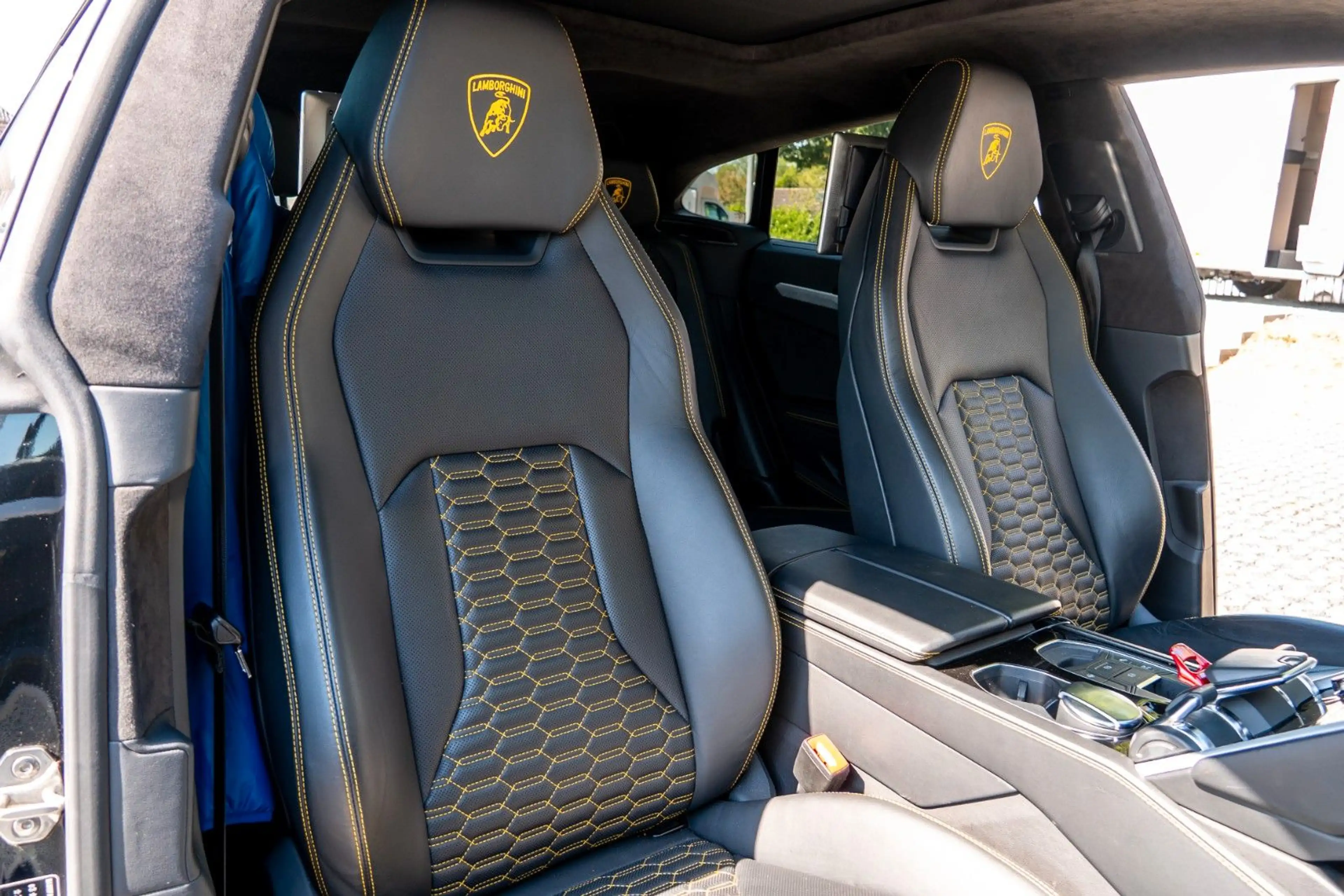 Lamborghini Urus 4.0 V8*Off-Road-Paket*Akrapovic*360°*NightV — photo 15