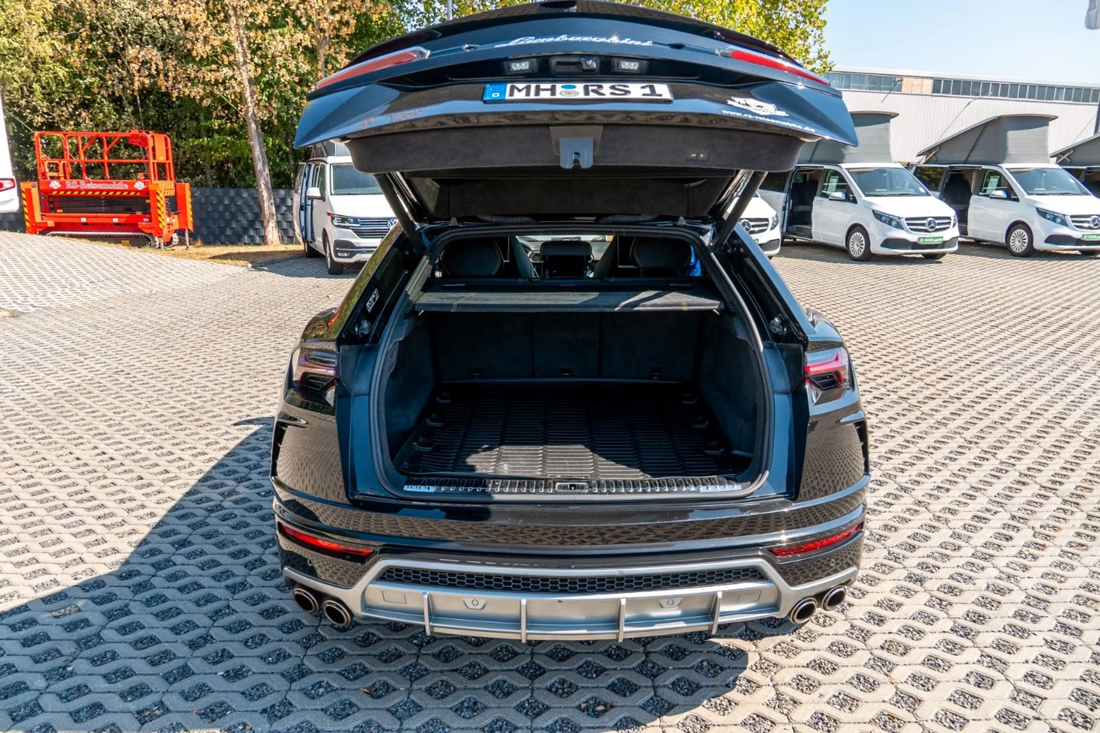 Lamborghini Urus 4.0 V8*Off-Road-Paket*Akrapovic*360°*NightV — photo 9