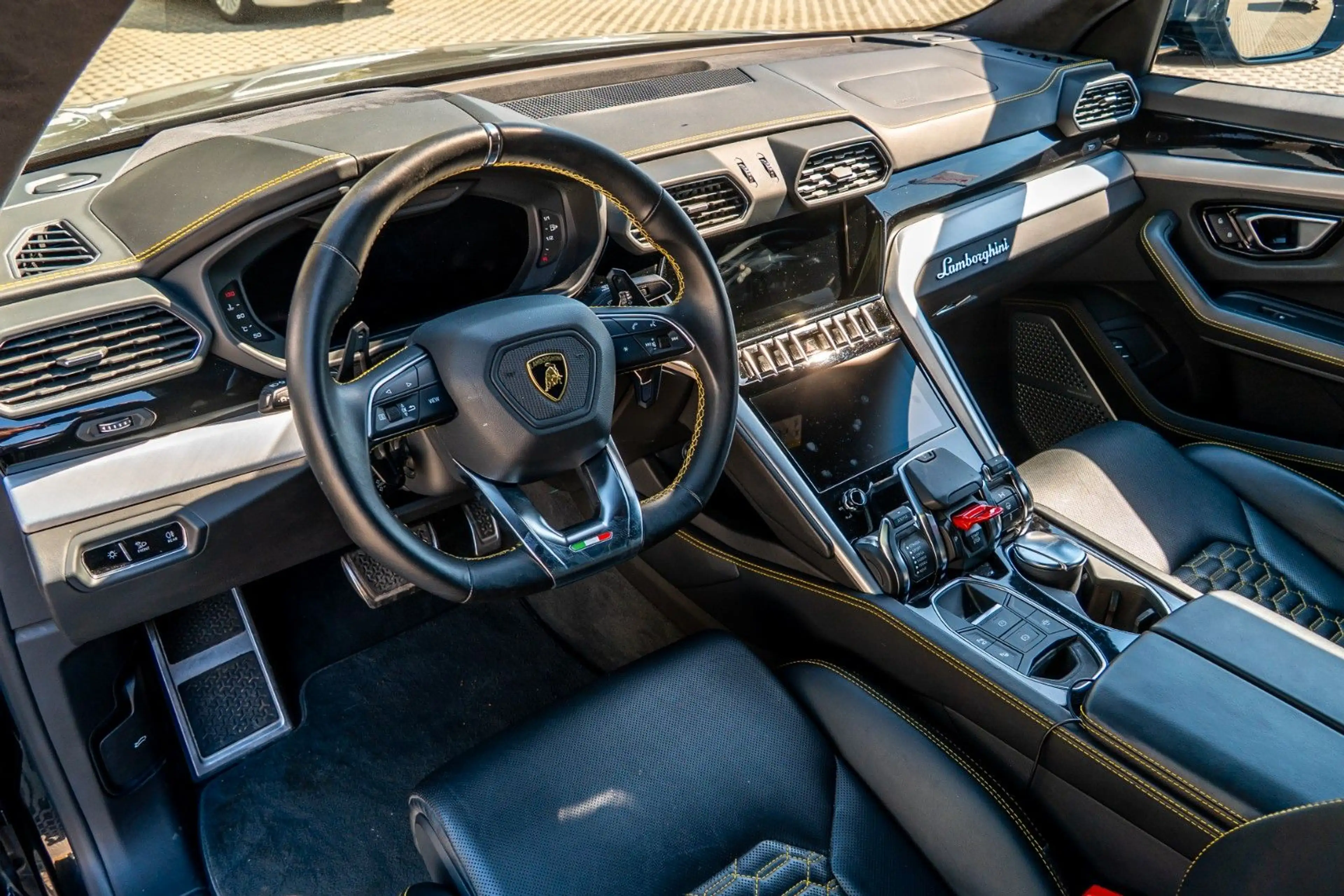Lamborghini Urus 4.0 V8*Off-Road-Paket*Akrapovic*360°*NightV — photo 14
