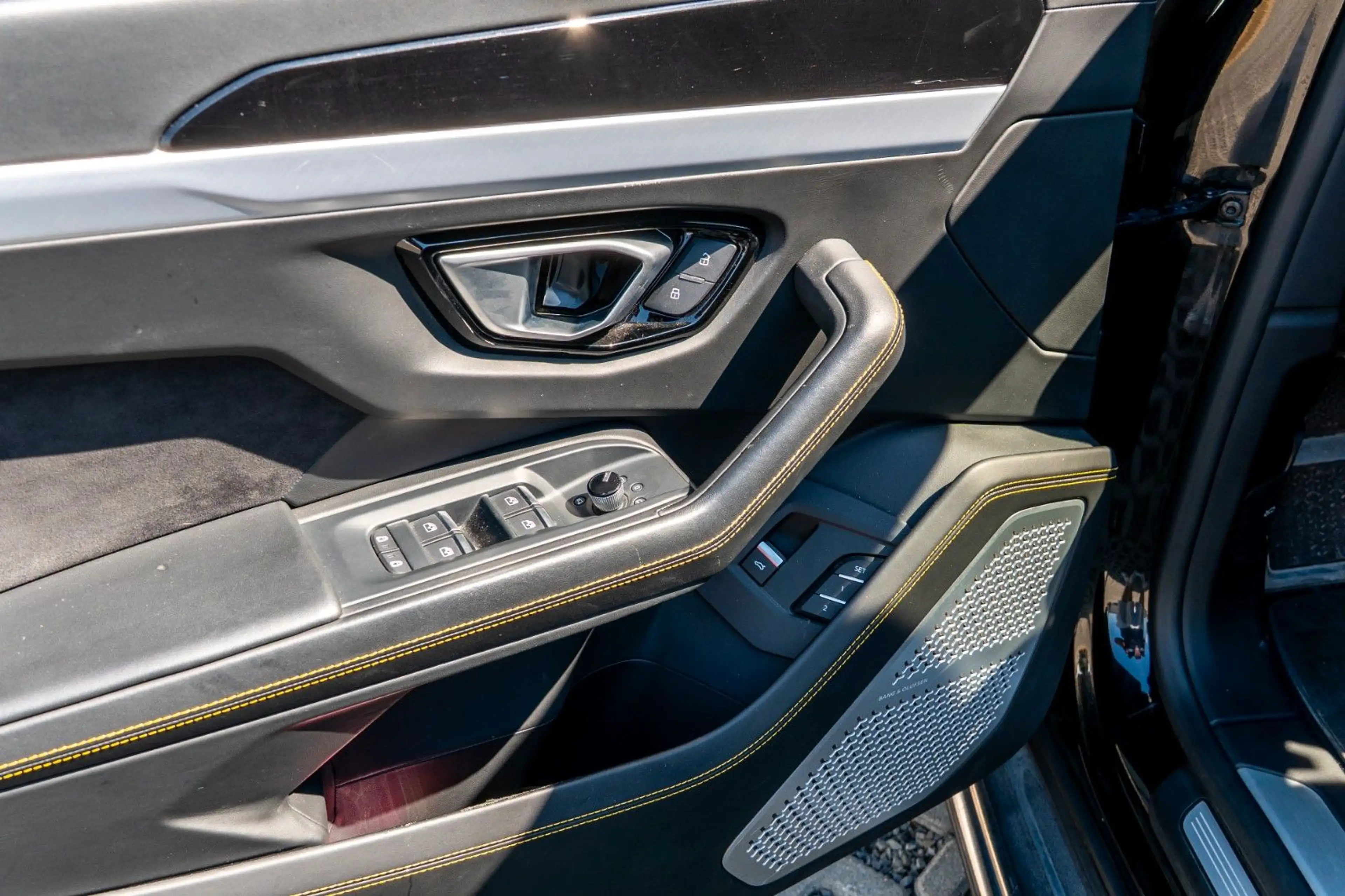 Lamborghini Urus 4.0 V8*Off-Road-Paket*Akrapovic*360°*NightV — photo 11