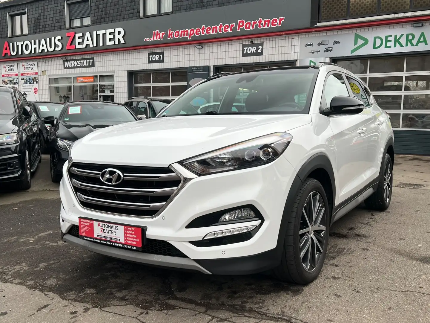 Hyundai TUCSON Passion + 2WD*Automatik* Weiß - 2