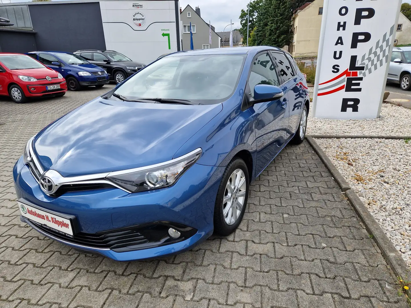 Toyota Auris Design Edition Blau - 2