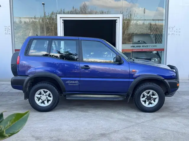Nissan Terrano SR 2.7 TDI