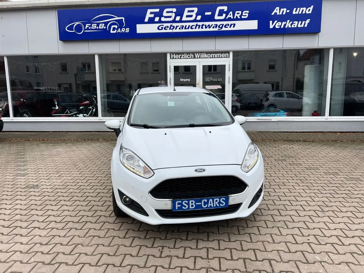 Ford Fiesta Celebration Weiß - 1
