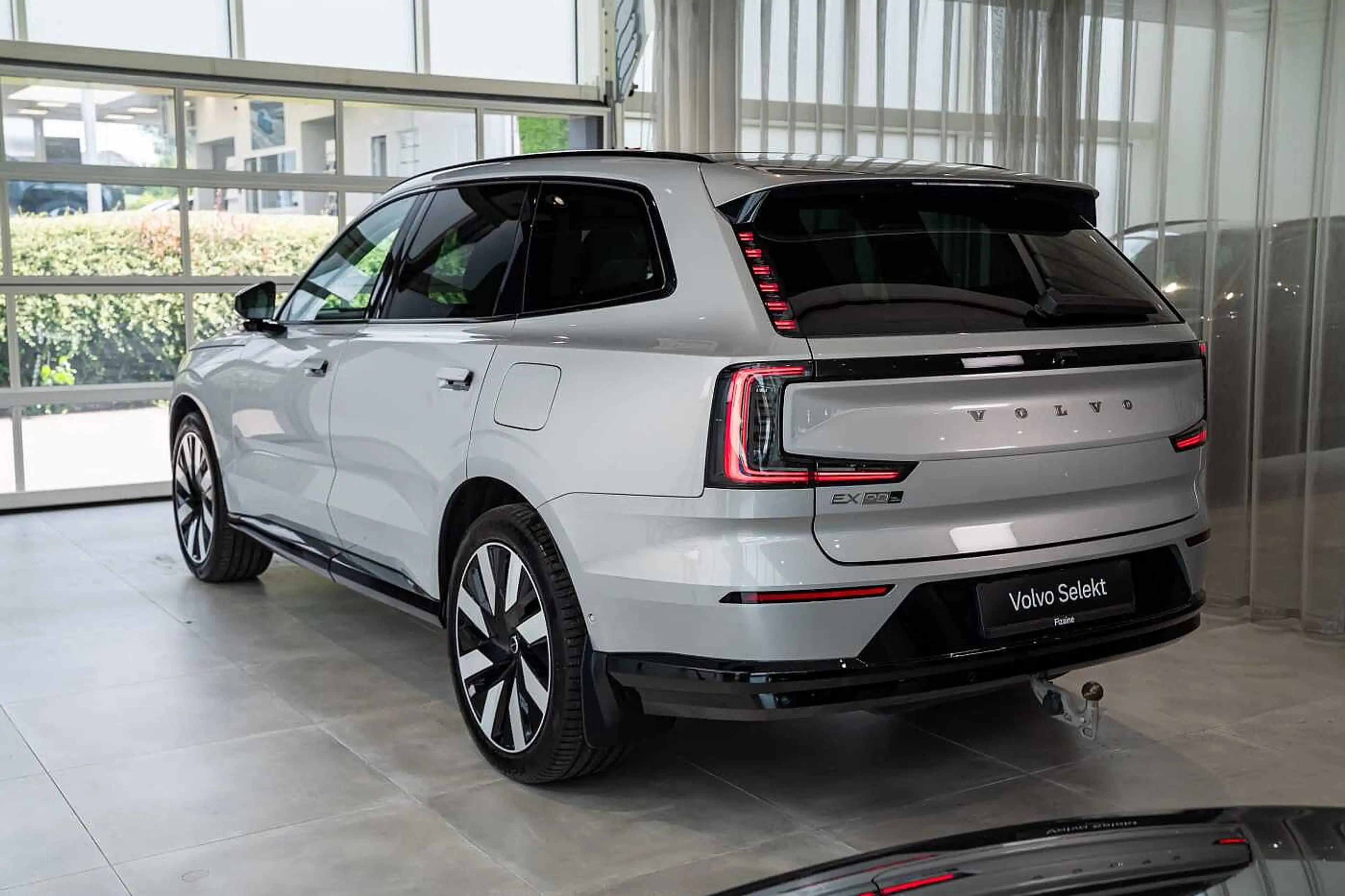Volvo EX90 Plus Twin Motor 7 Places — photo 2