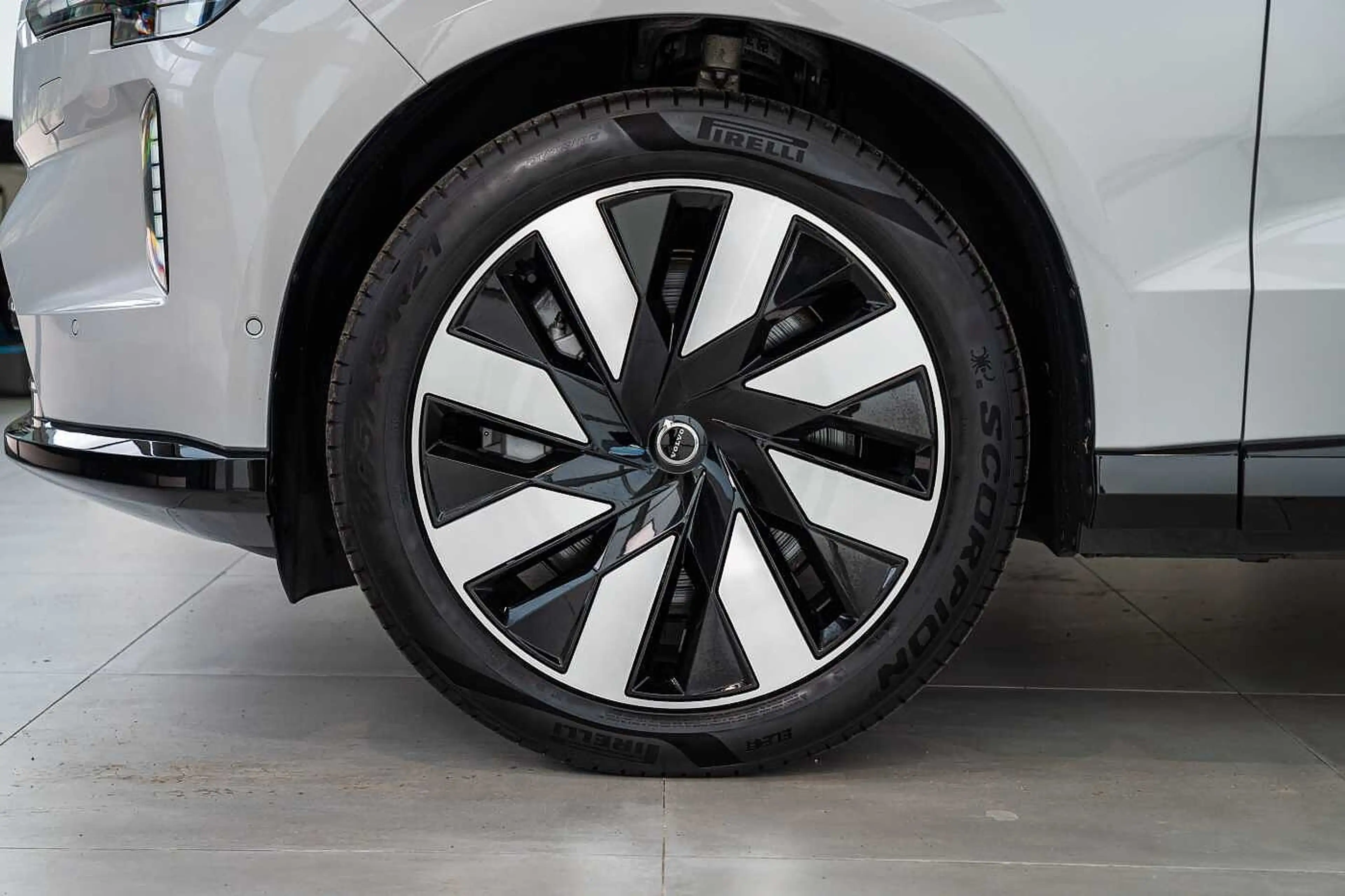 Volvo EX90 Plus Twin Motor 7 Places — photo 9