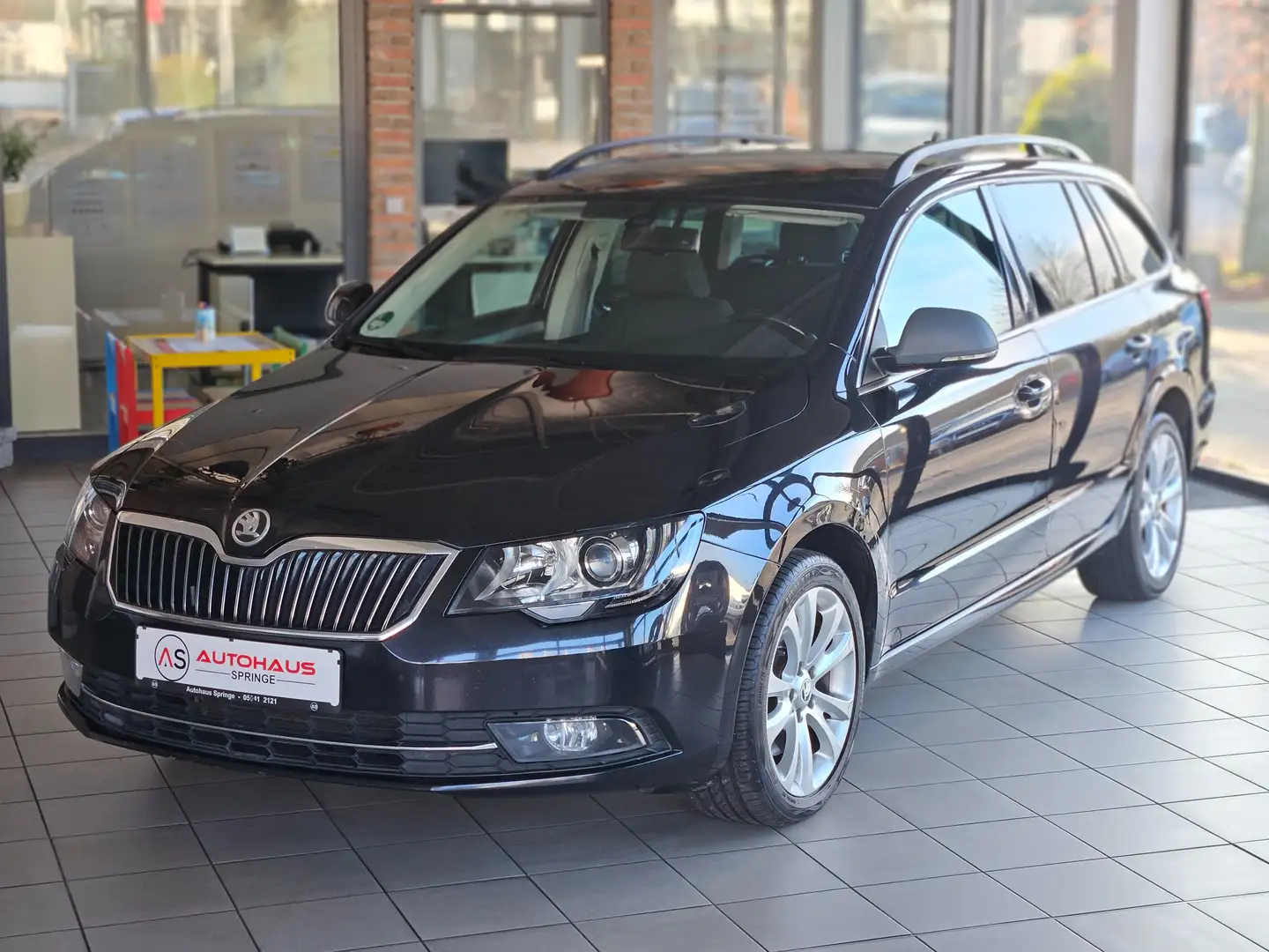 Skoda Superb 2.0 TDI Aut. Exclusive *Amundsen, Memory,Bi-Xenon* Schwarz - 1