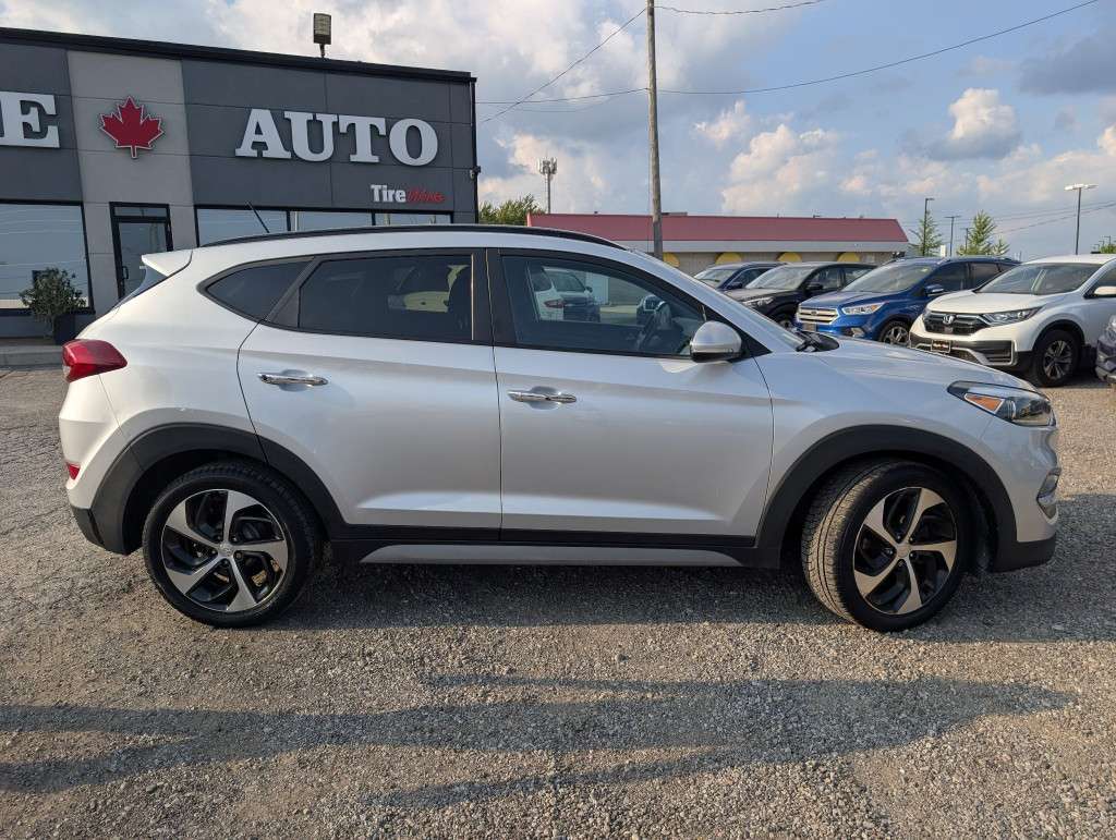 2017 Hyundai Tucson SE AWD | LEATHER | SUNROOF | CAMERA | HTD SEATS — снимка 5
