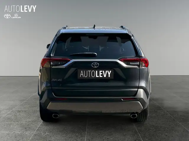 Toyota RAV4 view 5