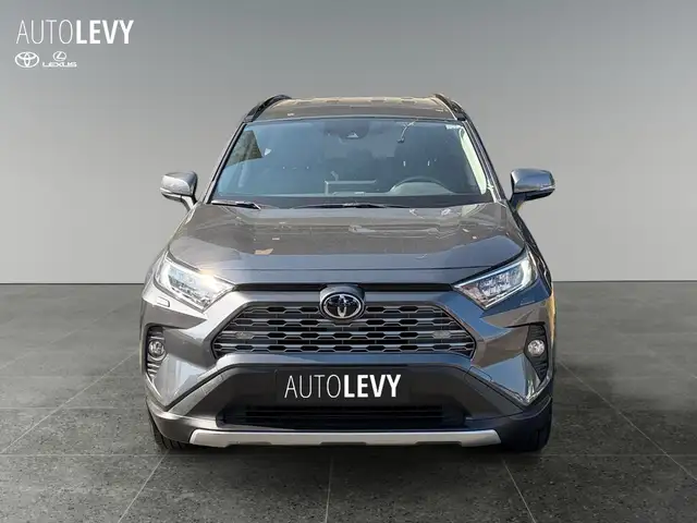Toyota RAV4 view 9