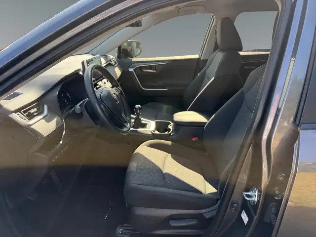 Toyota RAV4 view 10