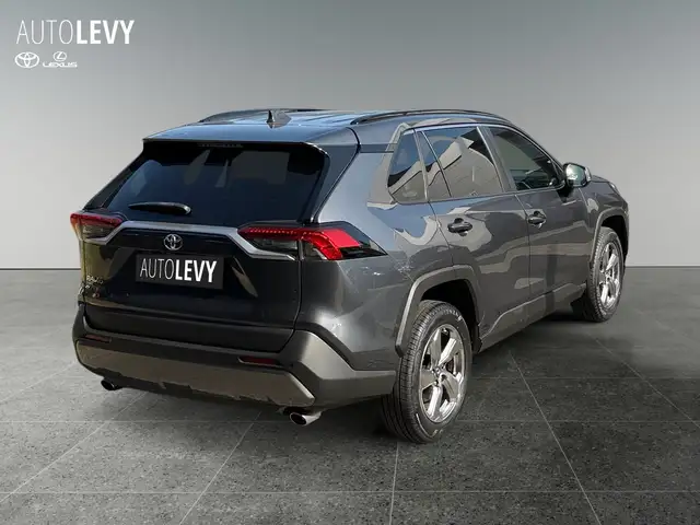 Toyota RAV4 view 6