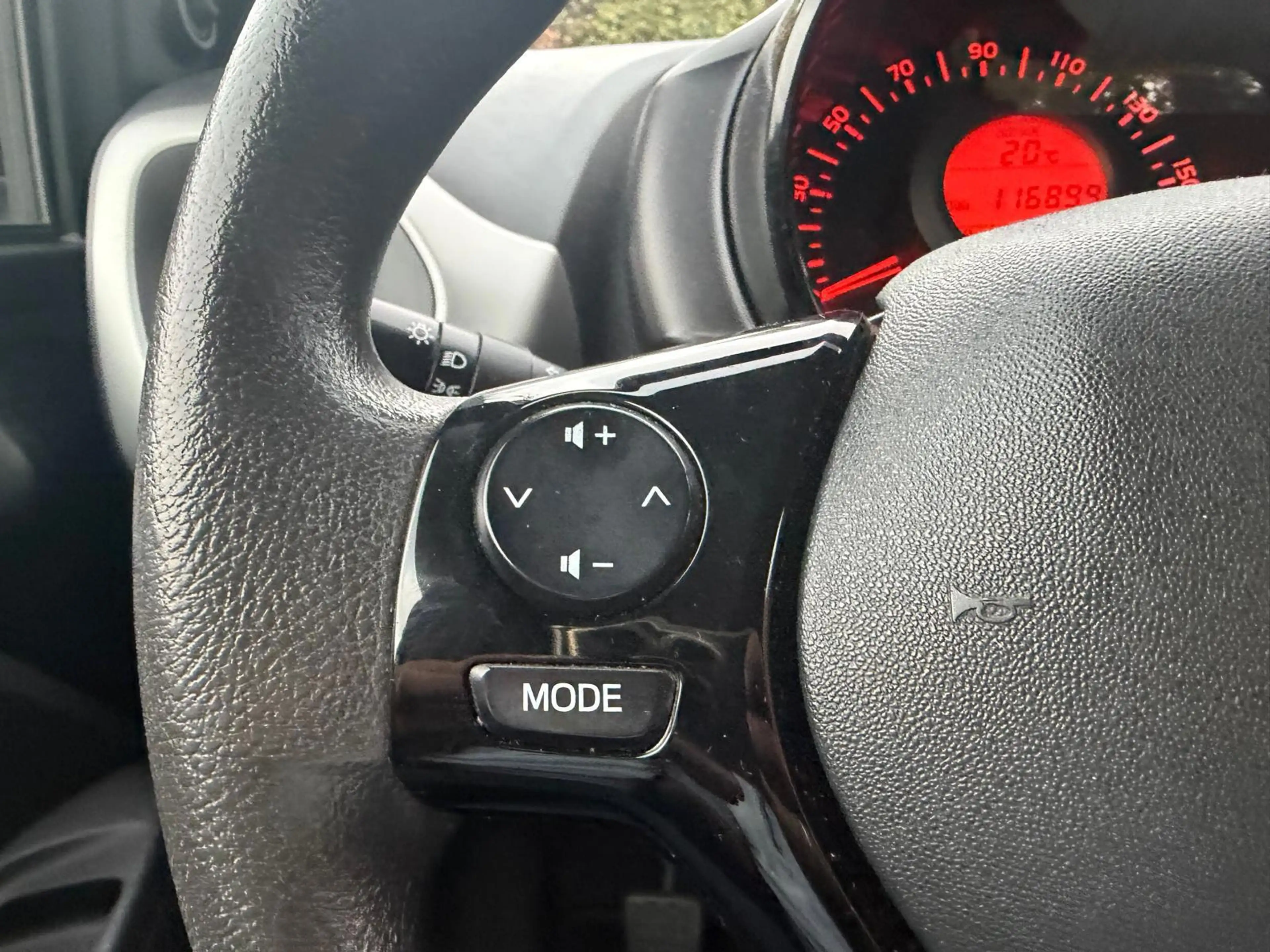Peugeot 108 1.0 e-VTi Active-airco-NL auto- — photo 10