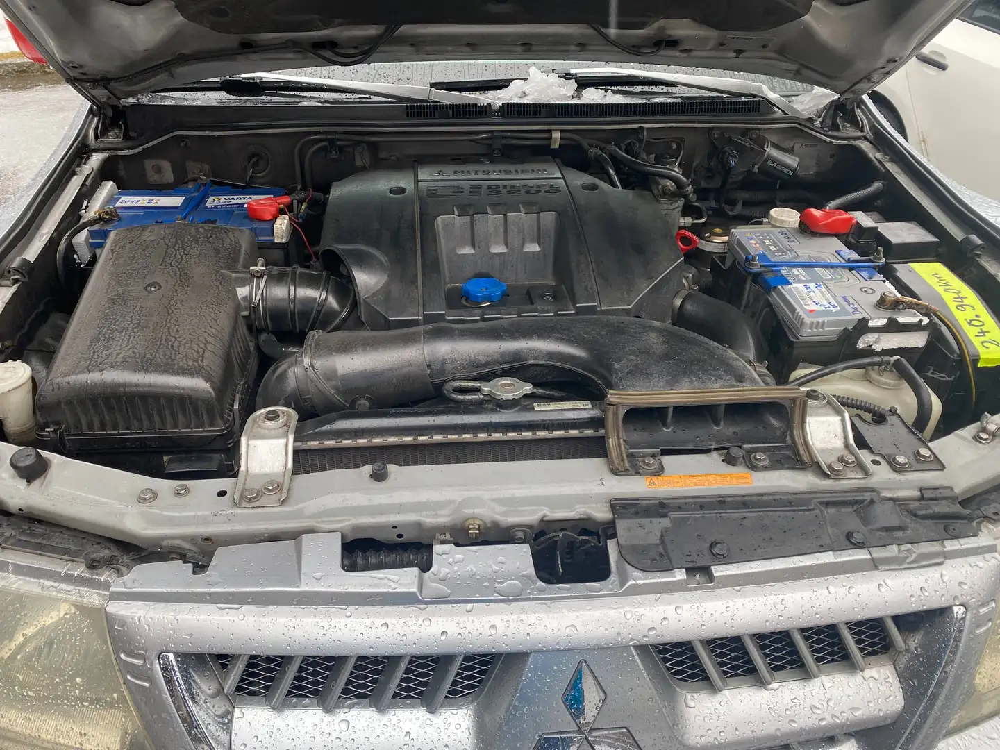 Mitsubishi Pajero Pajero Wagon Dakar 3,2 DI-D TD Aut. Dakar Silber - 2