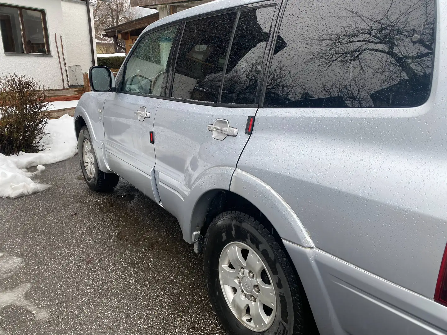 Mitsubishi Pajero Pajero Wagon Dakar 3,2 DI-D TD Aut. Dakar Silber - 1