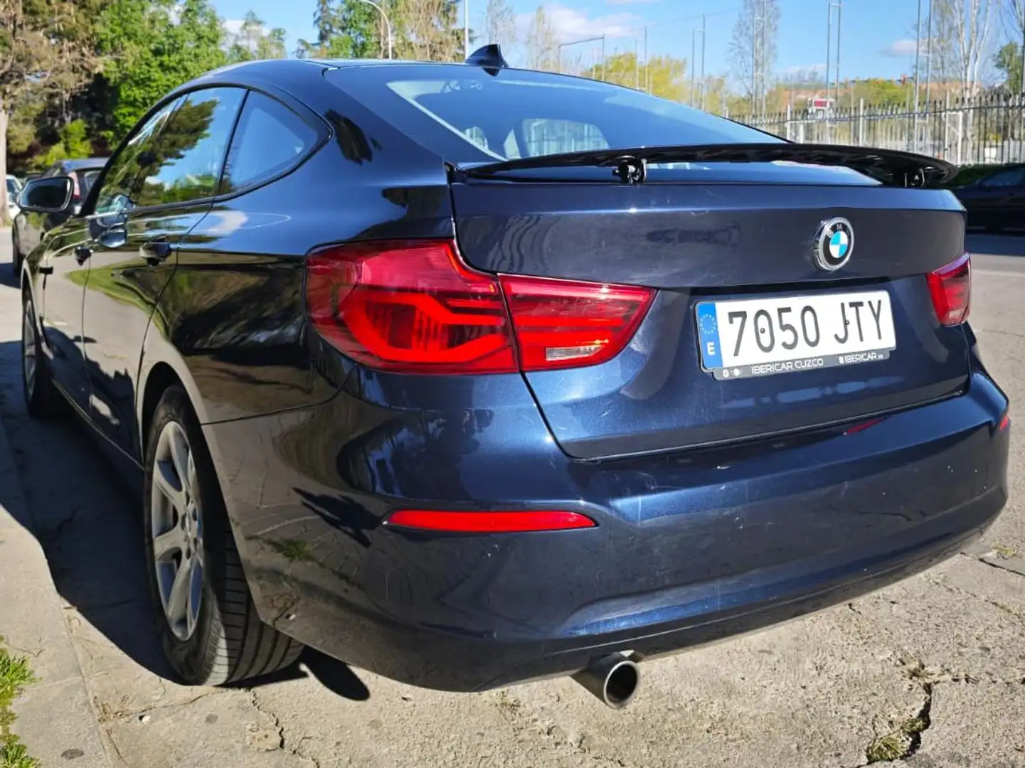 BMW 318 318dA Touring Azul - 1