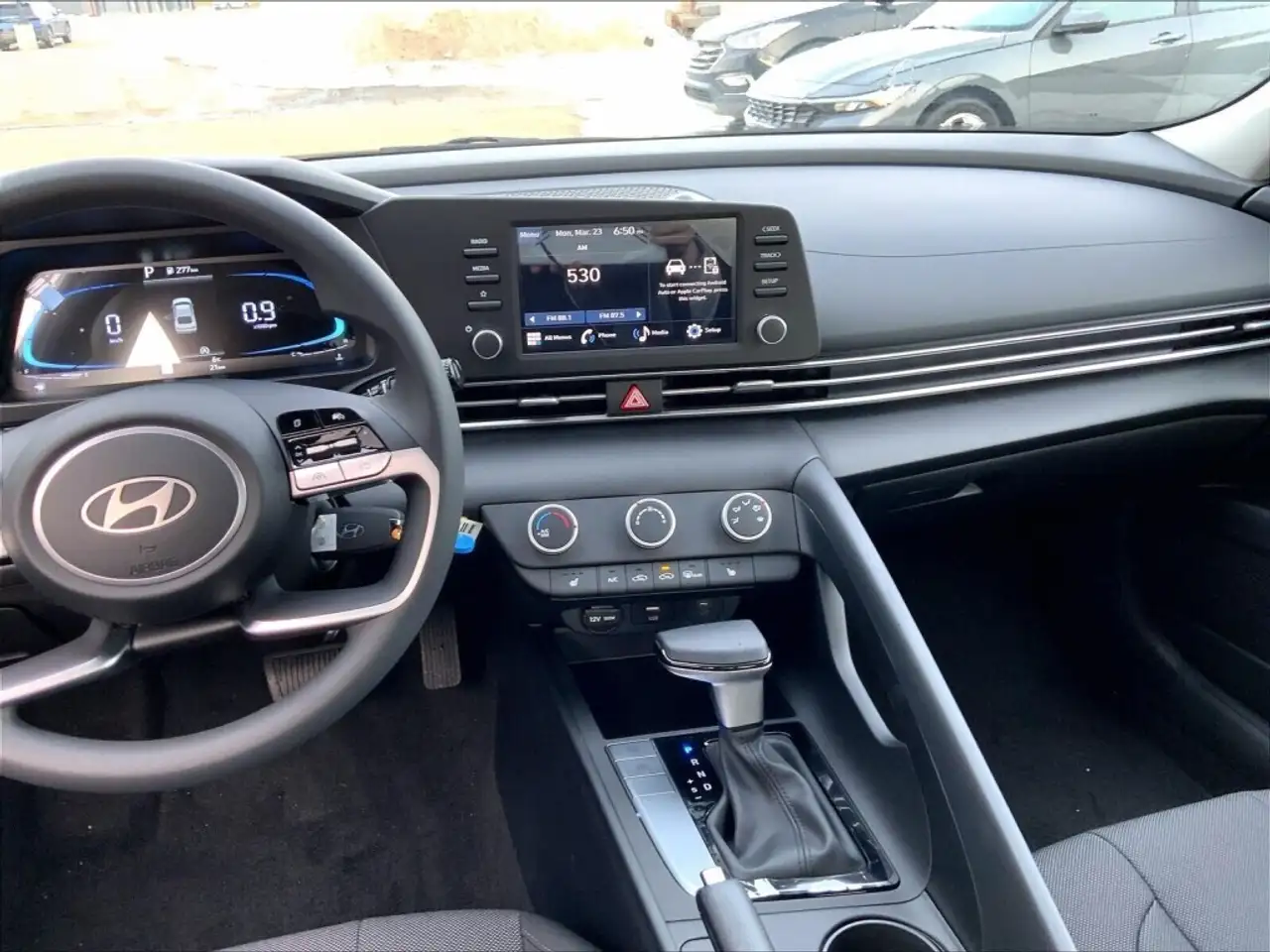 Hyundai ELANTRA снимка Hyundai ELANTRA