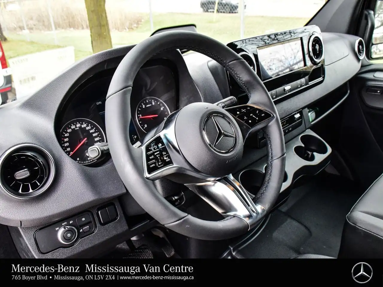 Mercedes-Benz Sprinter снимка Mercedes-Benz Sprinter