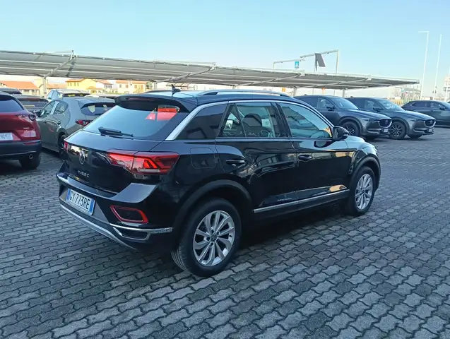 Volkswagen T-Roc view 7