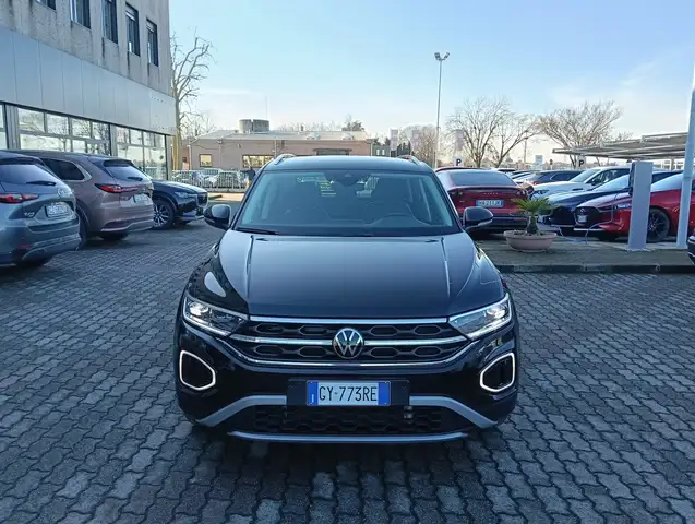 Volkswagen T-Roc view 12