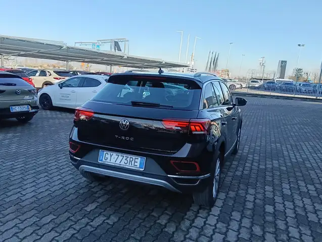 Volkswagen T-Roc view 8