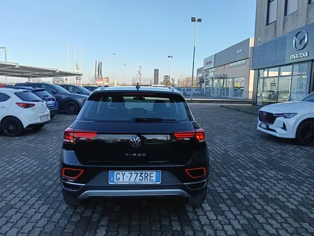 Volkswagen T-Roc view 6