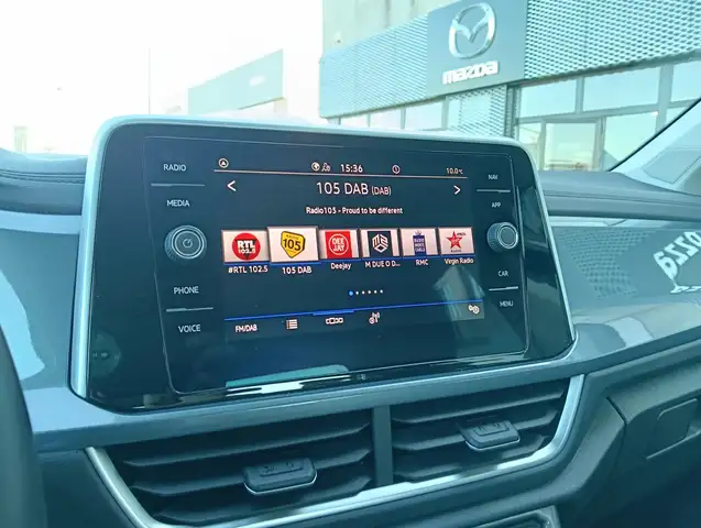Volkswagen T-Roc view 20