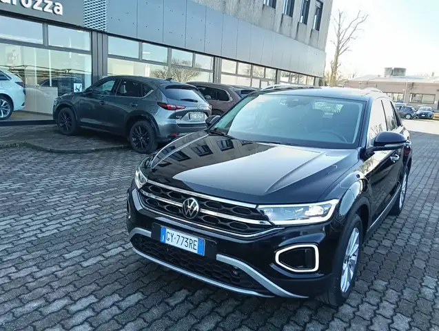 Volkswagen T-Roc view 2