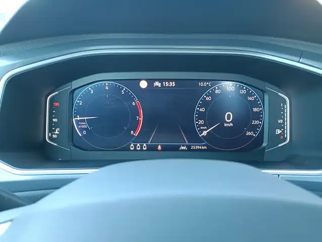 Volkswagen T-Roc view 19