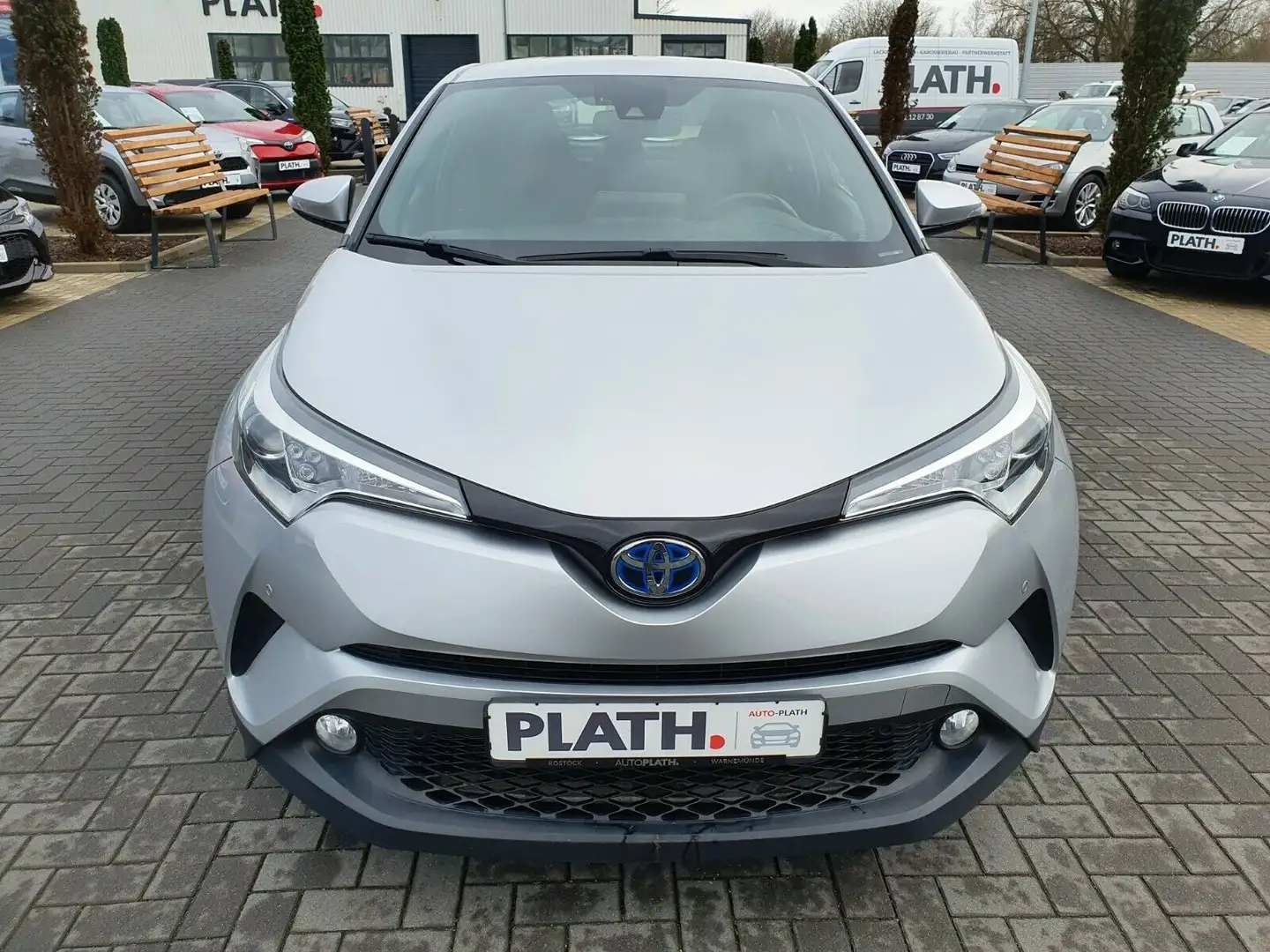Toyota C-HR Hybrid Flow NAVI Silber - 2