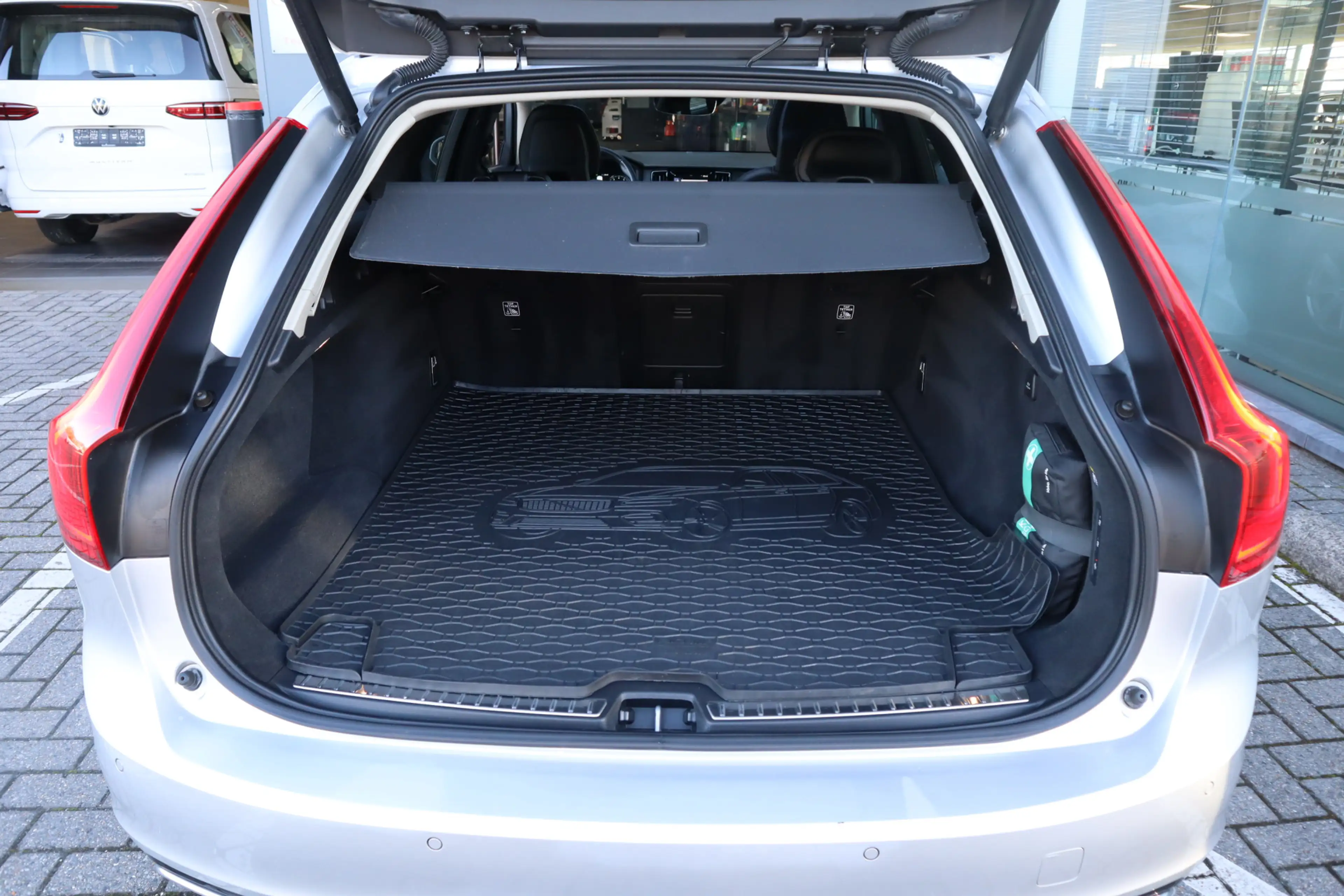 Volvo V90 2.0 T5 Inscription | Pano | Stoelkoeling | Massage — photo 33