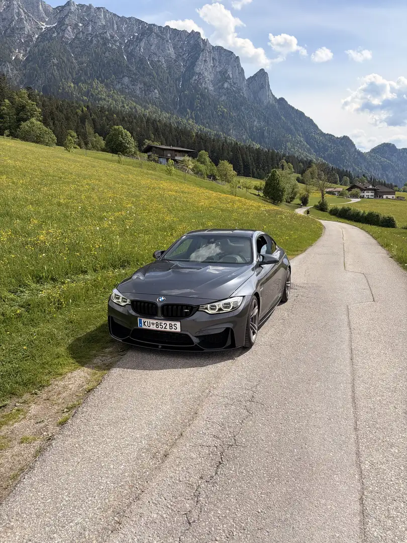 BMW M4 Coupe DKG Grau - 1