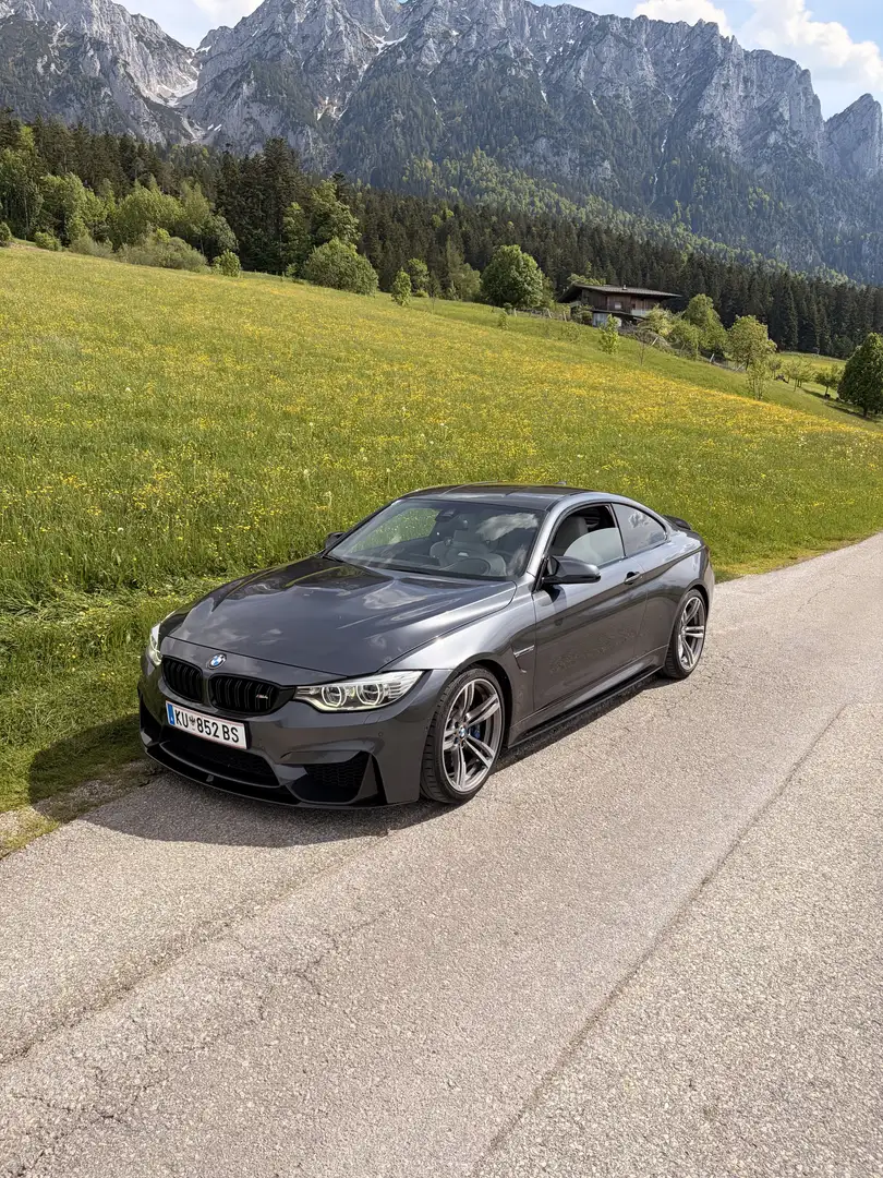 BMW M4 Coupe DKG Grau - 2