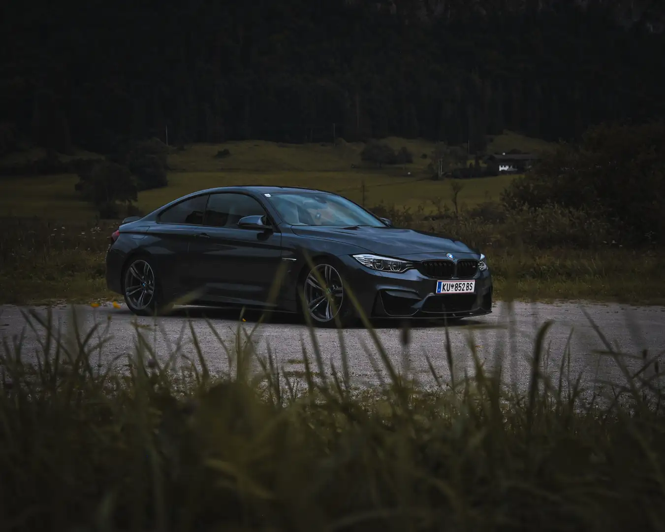 BMW M4 Coupe DKG Grau - 1