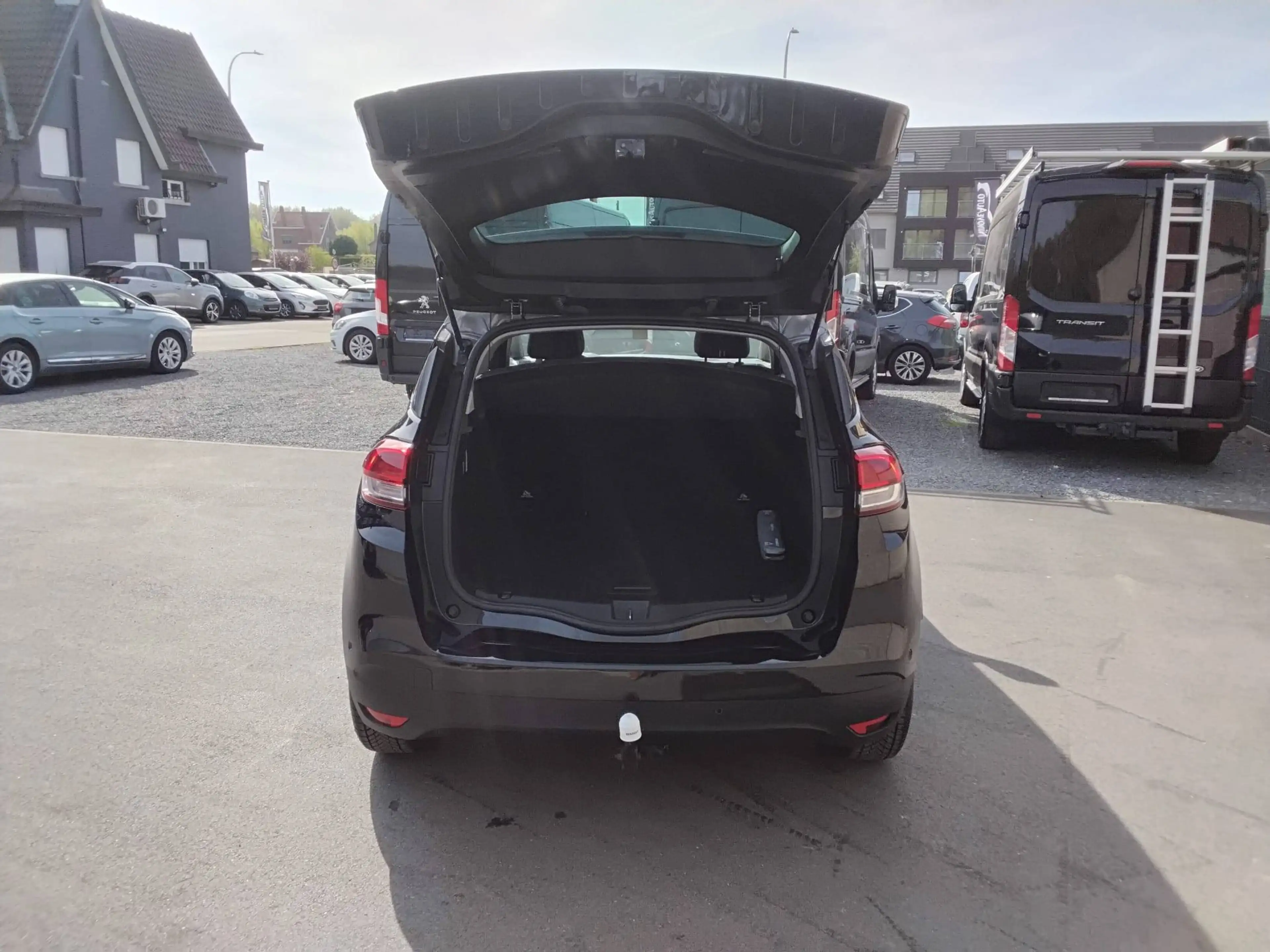 Renault Scenic 1.33 TCe Intens AUTOM CAM TREKHAAK NAVI BLUET CRUISE — photo 10