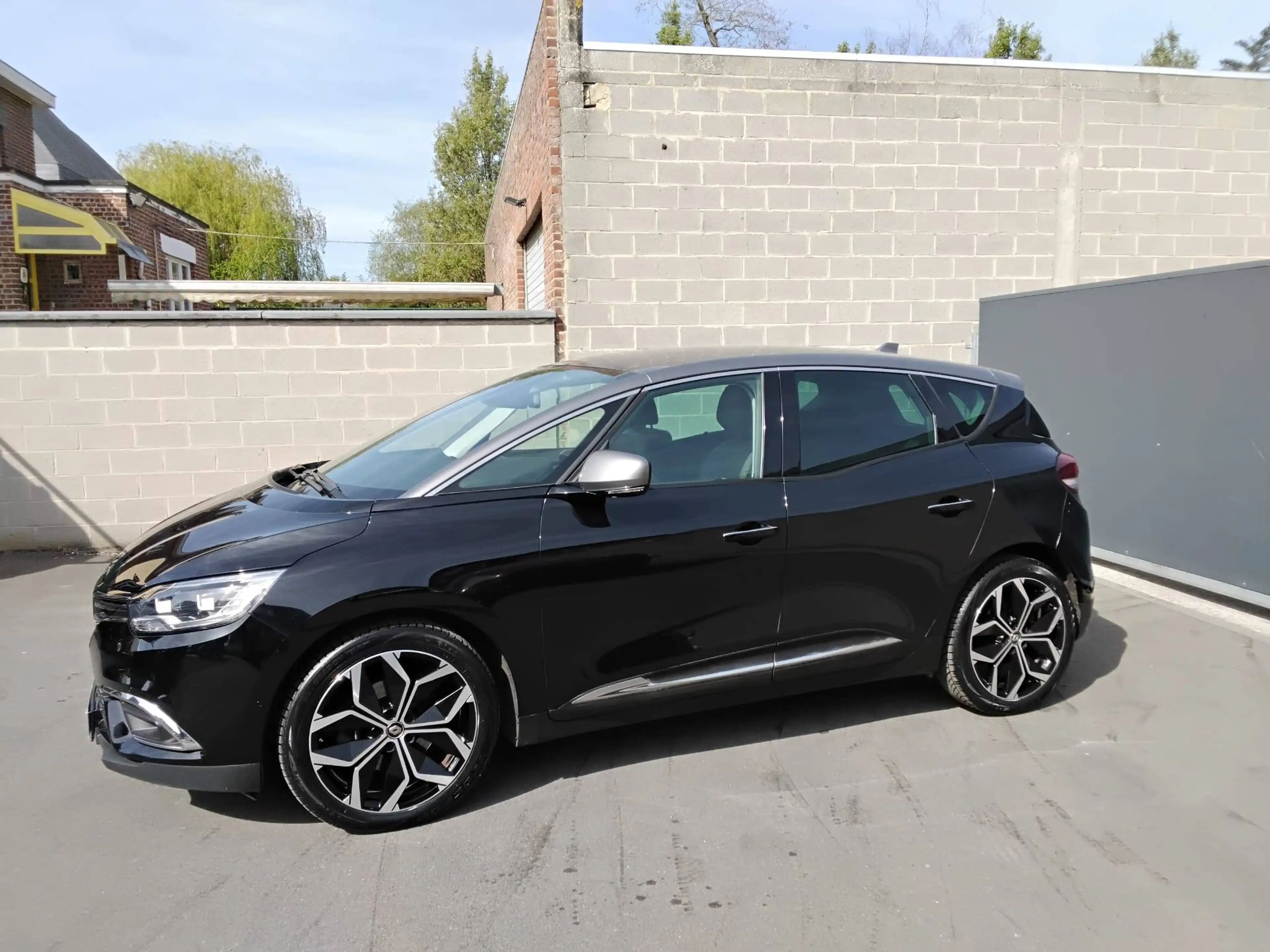 Renault Scenic 1.33 TCe Intens AUTOM CAM TREKHAAK NAVI BLUET CRUISE — photo 2